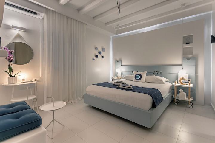 Room 33 of 116