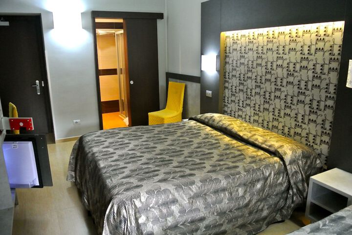 Room 9 of 56