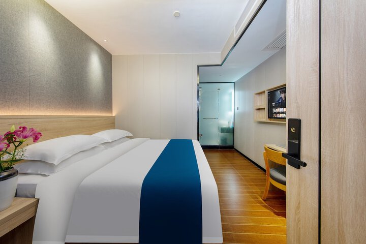Room 6 of 41