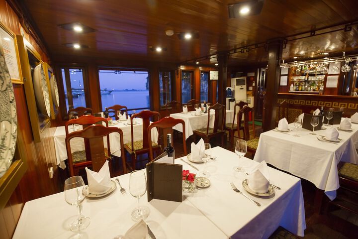 Dining 8 of 20