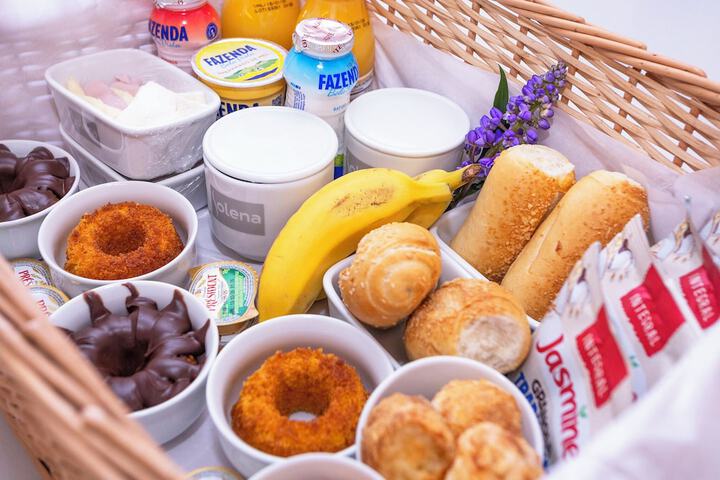 Breakfast/Coffee Service 54 of 70