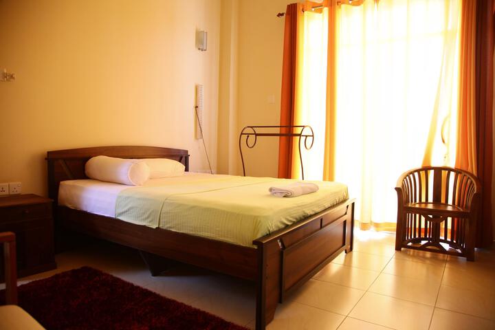 Room 2 of 6