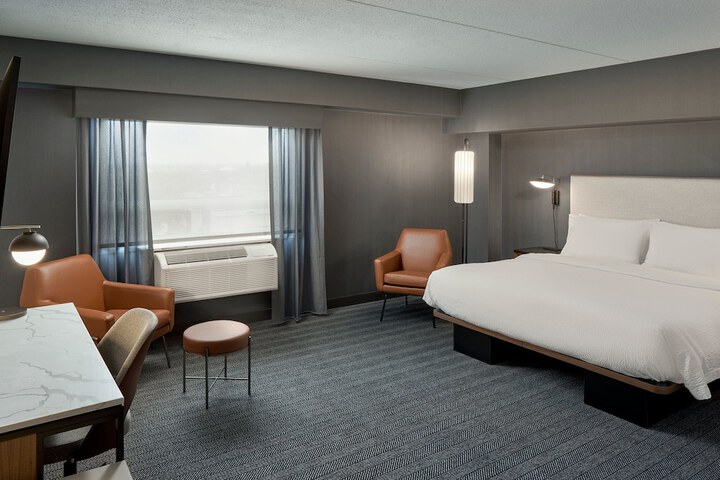 Room 7 of 19