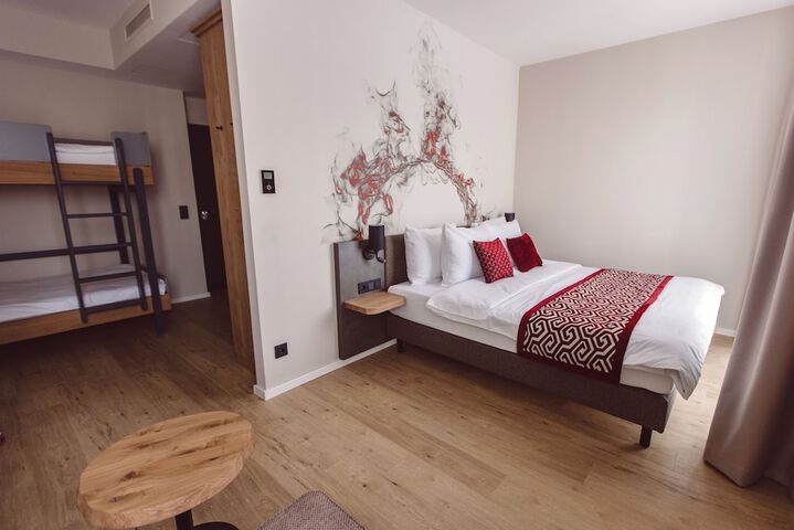 Room 15 of 113