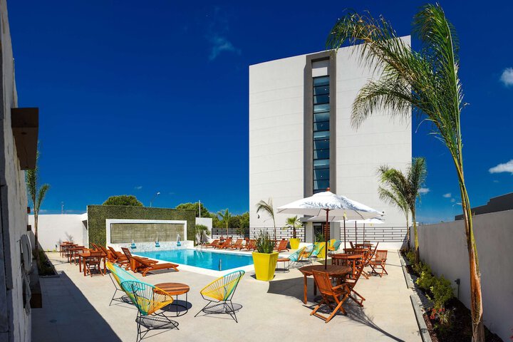 Hotel with Pool