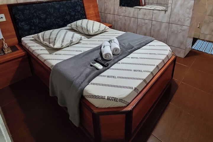 Room 12 of 22