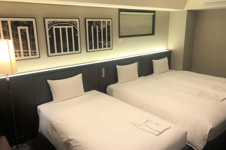 Room 18 of 35