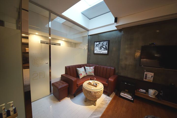 Room 21 of 68