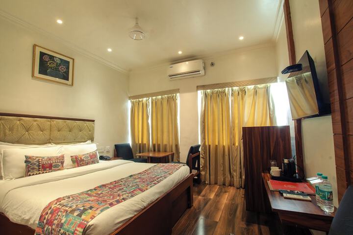 Room 30 of 46