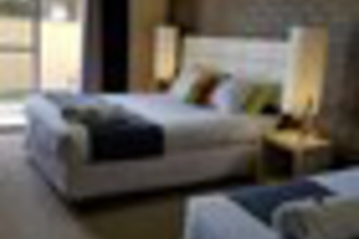 Room 5 of 117