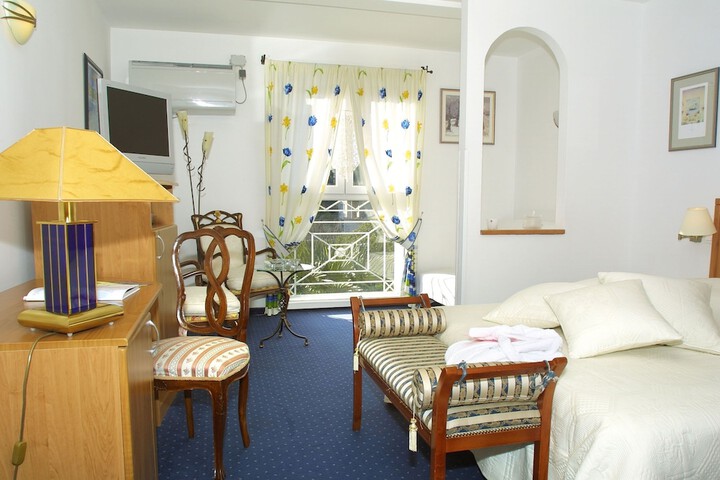 Room 8 of 42