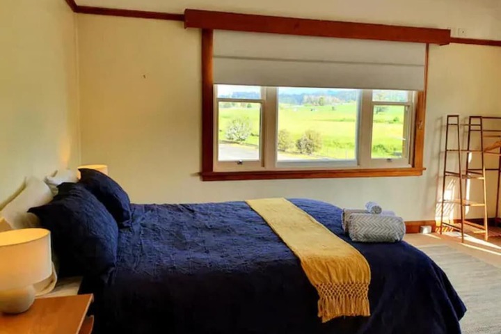 Room 6 of 27
