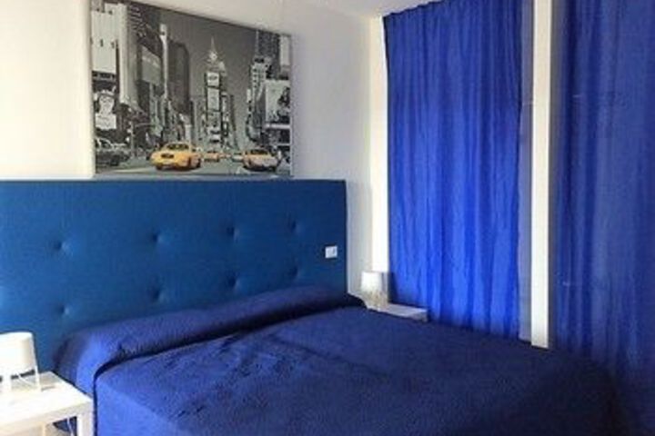 Room 14 of 25