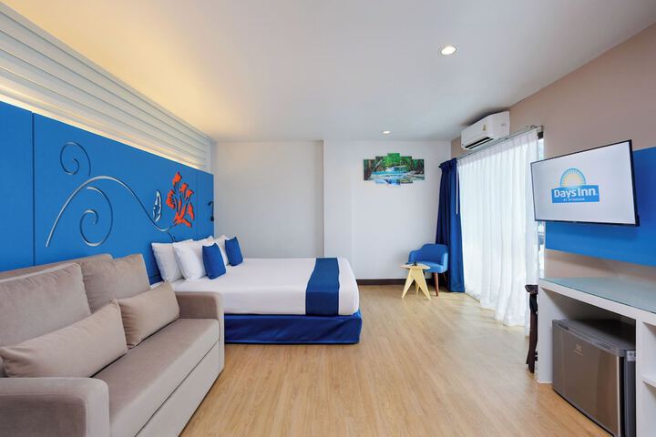Room 15 of 110