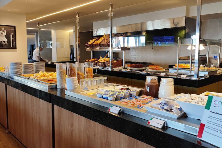 Breakfast/Coffee Service 90 of 137