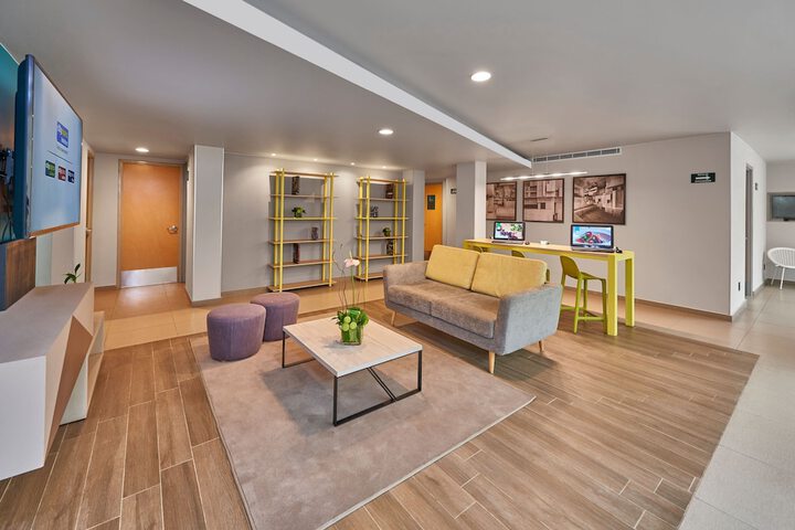 Guest Lobby