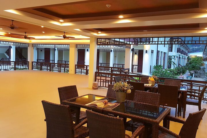 Entrance & Lobby