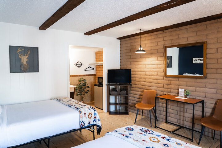 Room 6 of 44