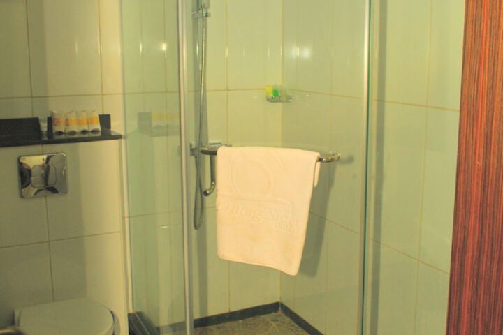 Room 20 of 39