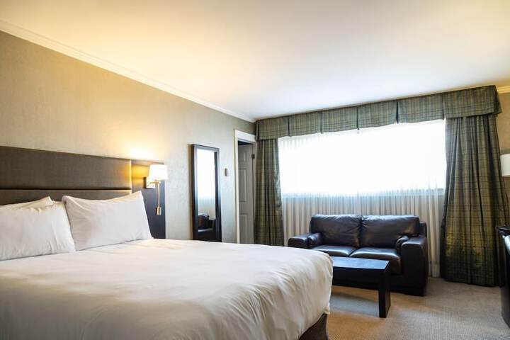 Room 21 of 37