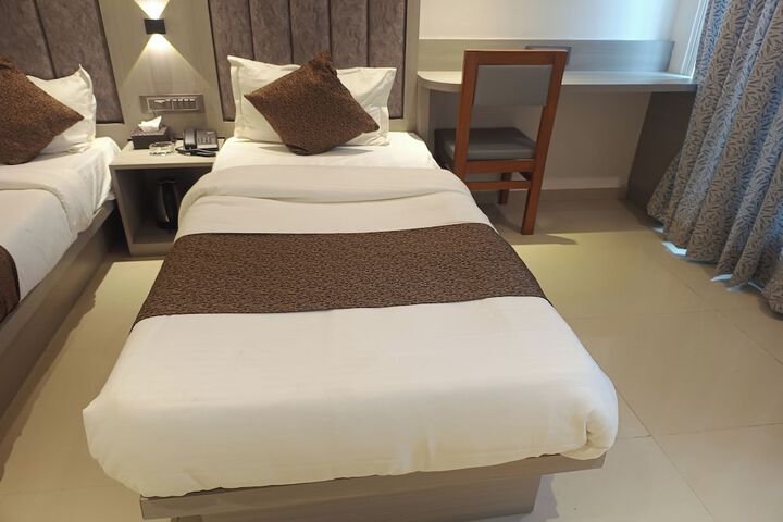 Room 27 of 65