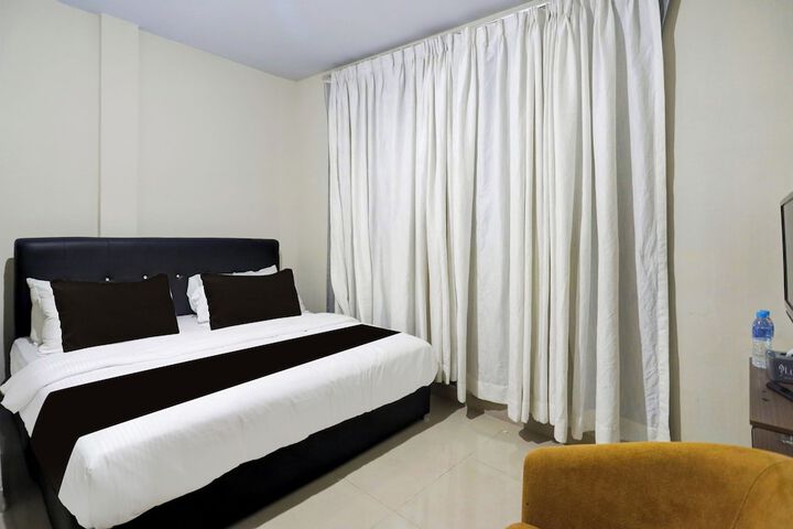 Room 10 of 26