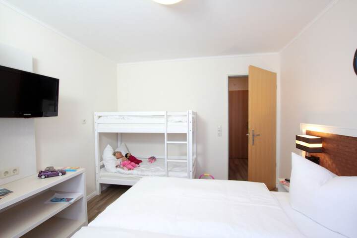 Room 5 of 60