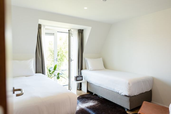 Room 20 of 33