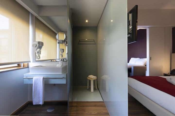Room 73 of 105