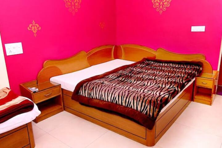 Room 5 of 35
