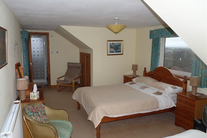 Room 4 of 15