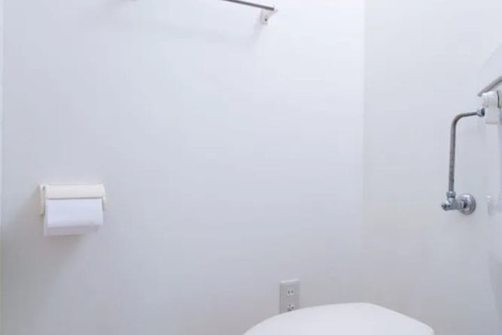 Room 9 of 11
