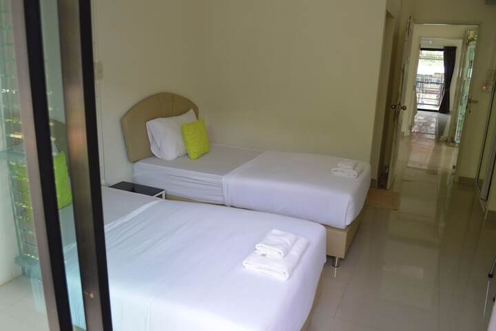 Room 8 of 44