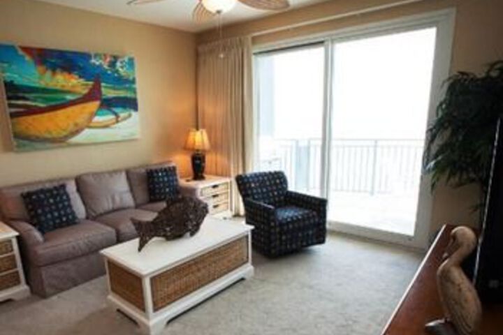 Exterior of Sterling Breeze 1904 273530 by RedAwning