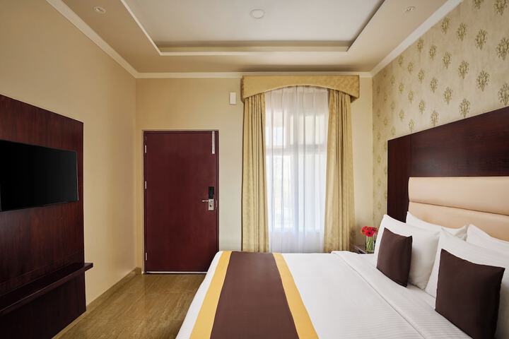 Room 11 of 40