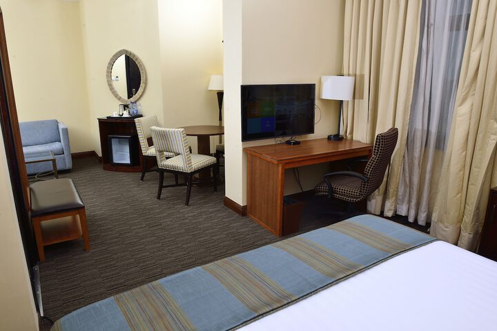 Room 28 of 168