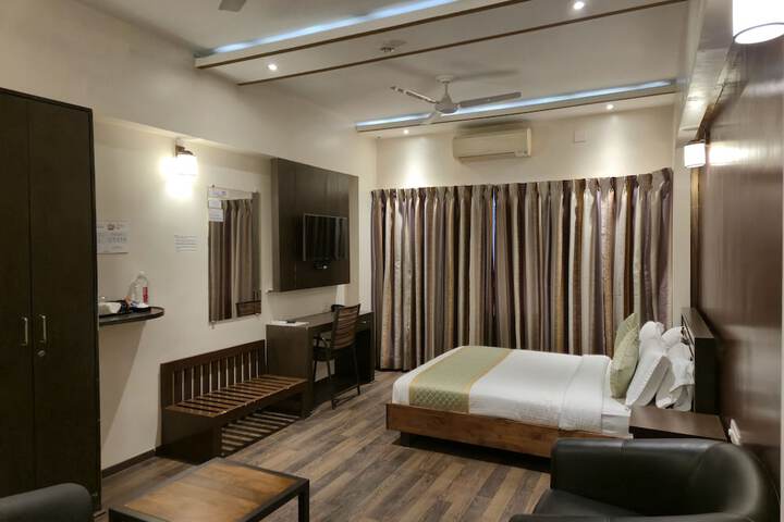Room 9 of 25