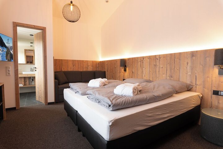Room 5 of 22