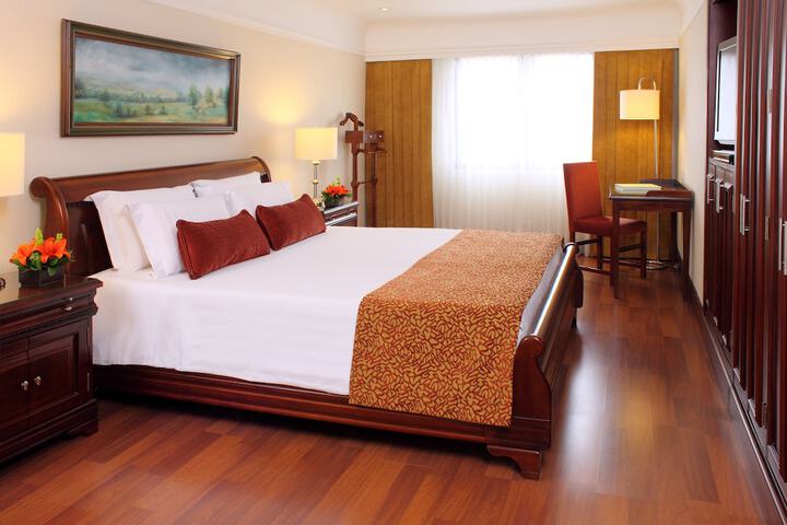 Room 10 of 42