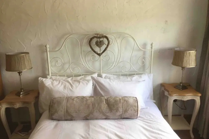 Room 3 of 18