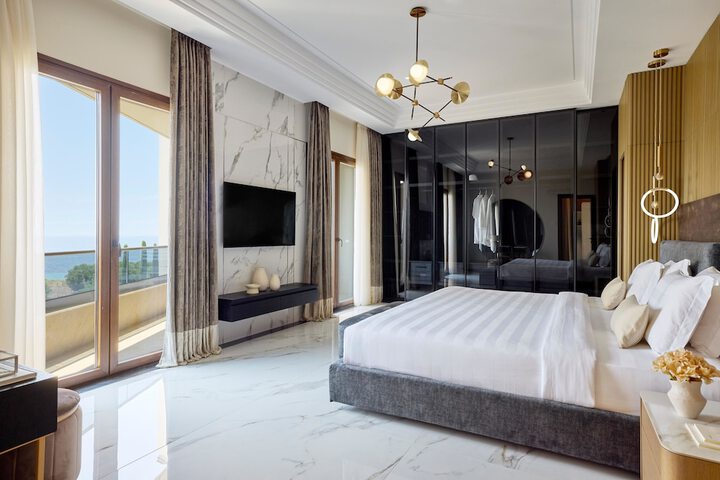 Room 81 of 400