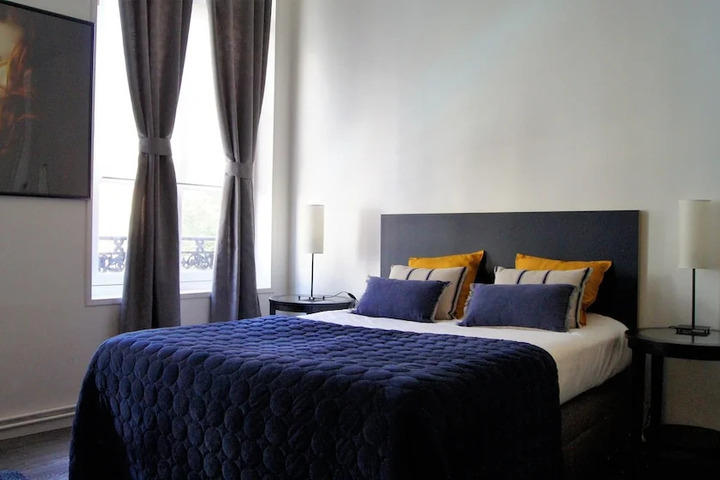 Room 2 of 11