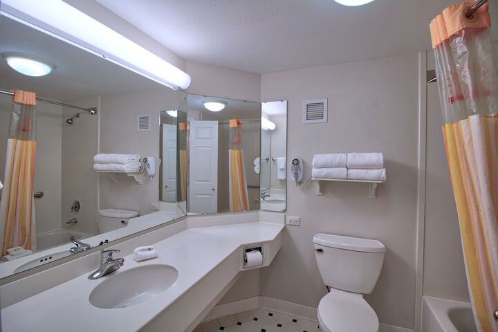 2 Double Beds Standard Room (14 of 15)