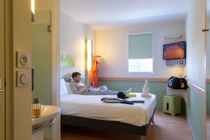 Room 12 of 61