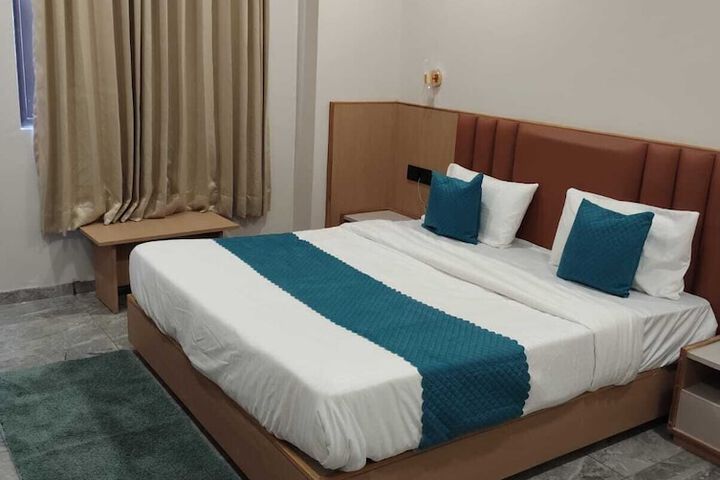 Room 16 of 26