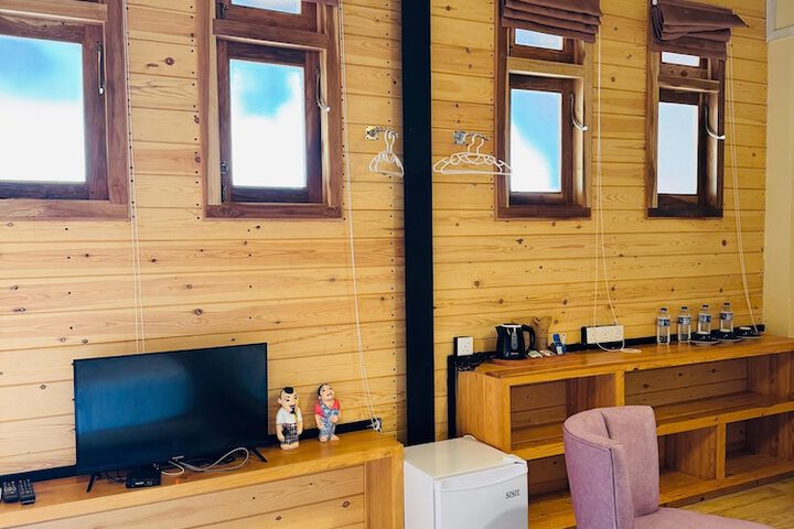 Room 17 of 42
