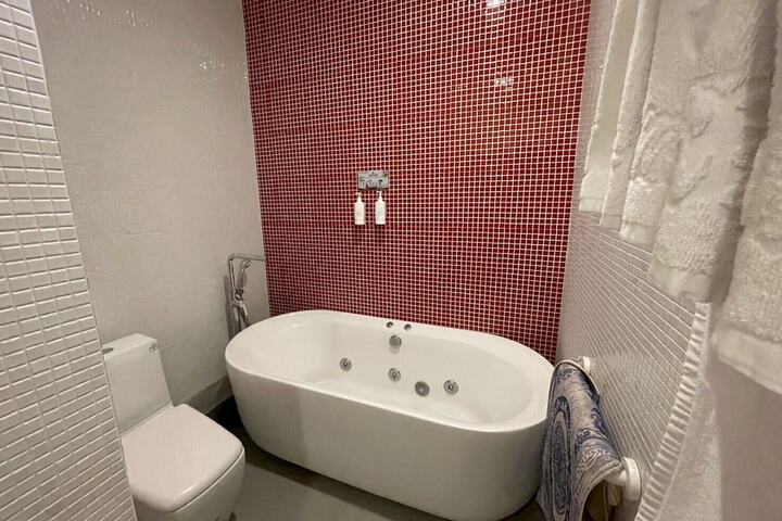 Room 34 of 64