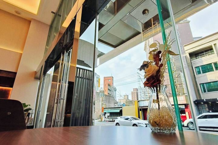 Entrance & Lobby