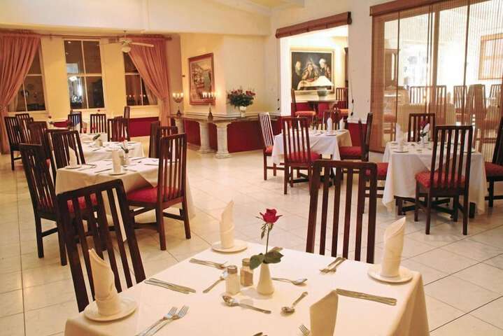 Dining 10 of 21