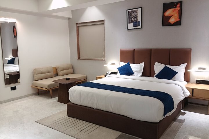 Room 13 of 53